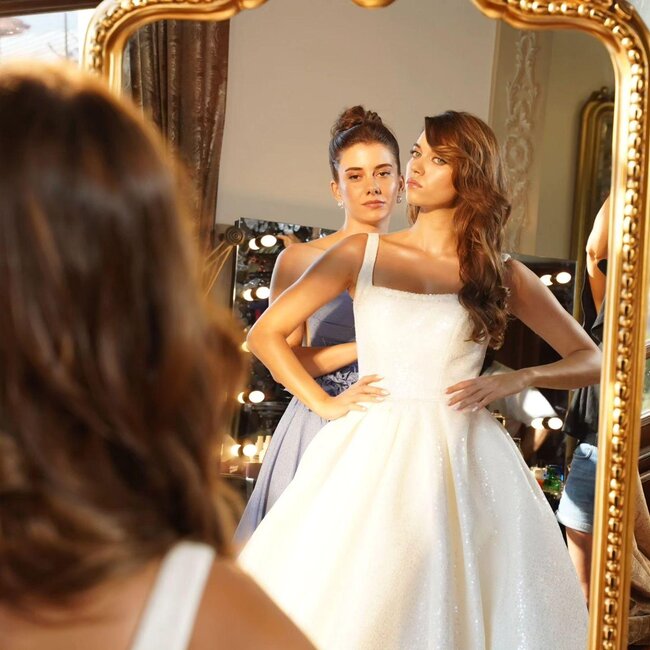 Gəlinliyi 150 minə kirayə götürüblərmiş - FOTOLAR