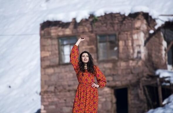 Türkiyə gözəli fotosessiya üçün GÖRÜN NƏ ETDİ - FOTO