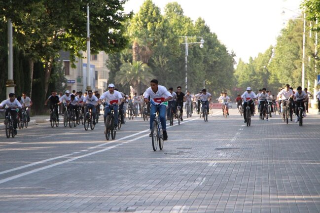 Yevlaxda velosiped yarışı keçirilib