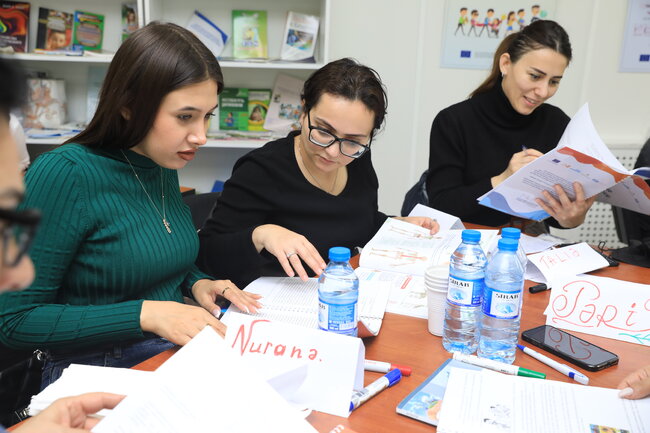 "Genderyönümlü pedaqogika" üzrə təlimləndirilən 400-ə yaxın müəllim təhsil sistemində gender bərabərliyini təşviq edəcək