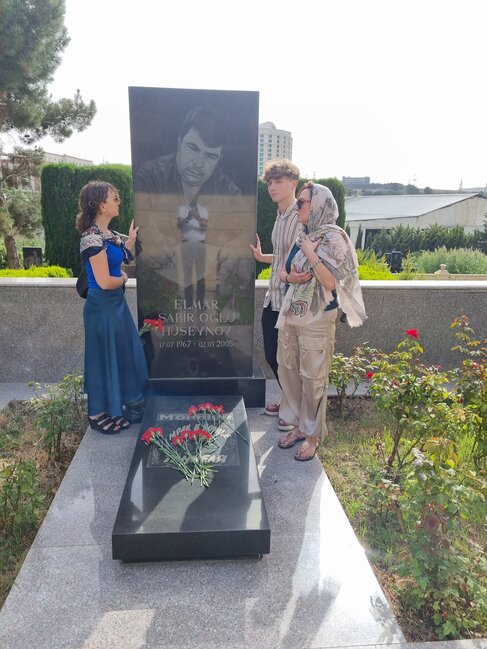 Elmar Hüseynovun ailəsi illər sonra Azərbaycanda - FOTOLAR