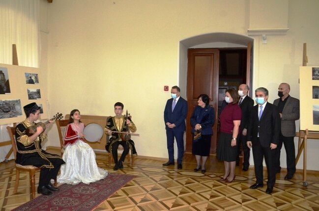 E.Həbibullayev: "Bu kitabda qələbəmiz haqqında, prezident İlham Əliyevin siyasəti haqqında uşaqların anlaya biləcəyi tərzdə, sadə formada məlumat