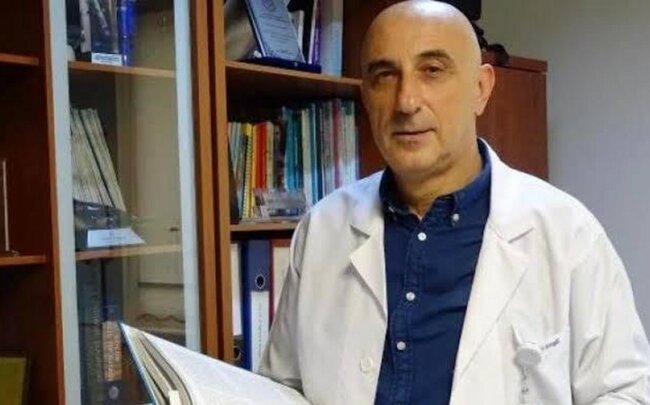 Türkiyəli professor: "Valideynlər övladlarına vaksin vurdurmaqdan qorxmasınlar"