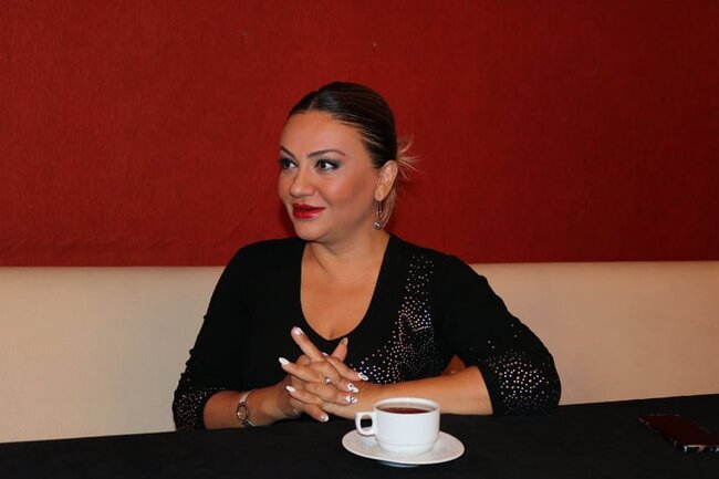 "Ailələrin dağılmasında nə müğənninin, nə də aparıcının günahı yoxdur"- aktrisa Könül Yusifqızı ilə SƏMİMİ MÜSAHİBƏ
