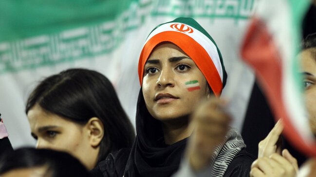 İran tarixində bir ilk - Qadınlar futbolu şərh edəcəklər