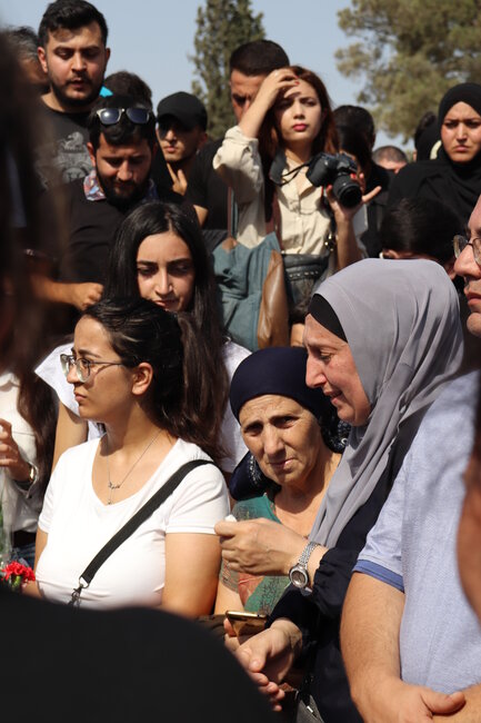 Uşaq evində, kimsəsiz böyüyən şəhidimizi xalqımız son mənzilə BELƏ YOLA SALDI - FOTO