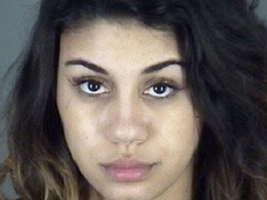 3 uşaq anası sevgilisini lüt şəkilləriylə şantaj edir - FOTO