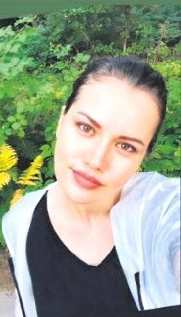 Fahriye Evcenin makiyajsız FOTOsu çox bəyənildi