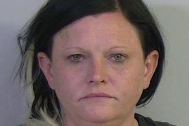 Qadın kişinin əl-qolunu bağlayıb, onu zorladı - FOTO