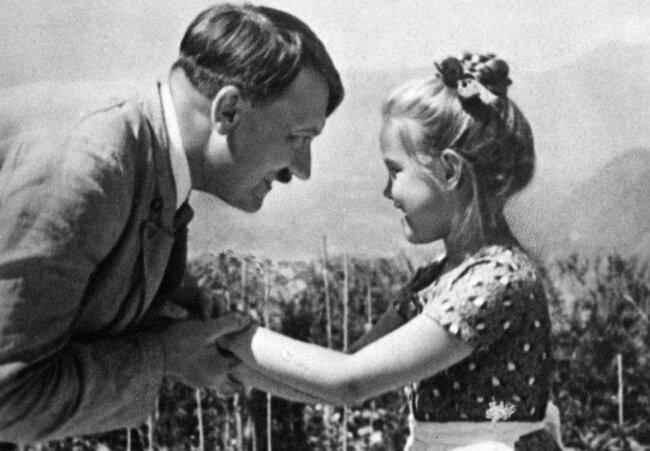 Hitlerin yəhudi qızla FOTOları ortaya çıxdı