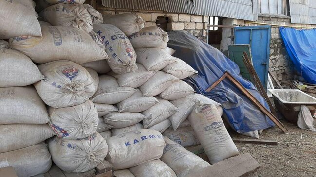 Azərbaycanda natəmiz şəraitdə çörək istehsal edilir - FOTO