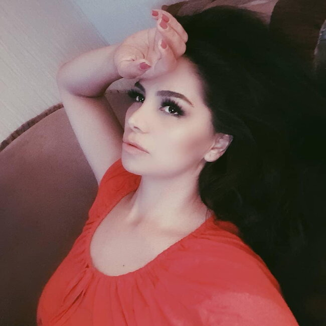 Boşanan Sevda uşaqlarını yatırdıqdan sonra GECƏ BU FOTOLARI ÇƏKDİ