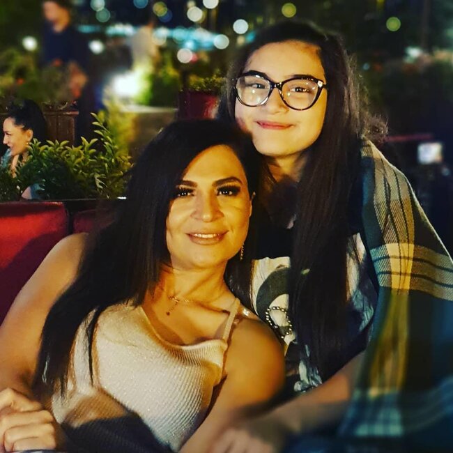 Bu da Aynur Dadaşovanın qızı - İLK DƏFƏ ÜZÜNÜ GÖSTƏRDİ - FOTO
