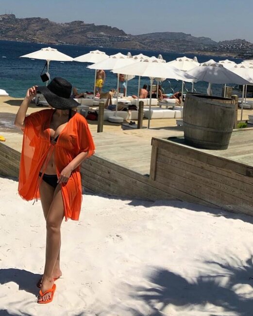 44 yaşlı Nura çimərlik geyimində - FOTO