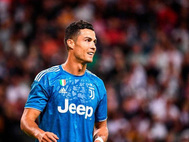 Ronaldo: "İndi futbolçular heç nə etmədən 100 milyon avroya satılırlar"