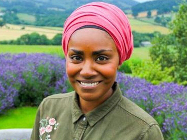 Məşhur teleaparıcı tort bişirmək istədi, xəstəxanalıq oldu