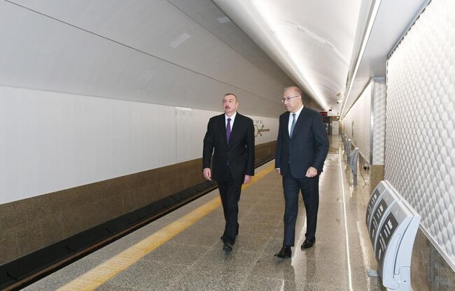 Prezident "Xətai" metrostansiyasının açılışında - FOTOLAR