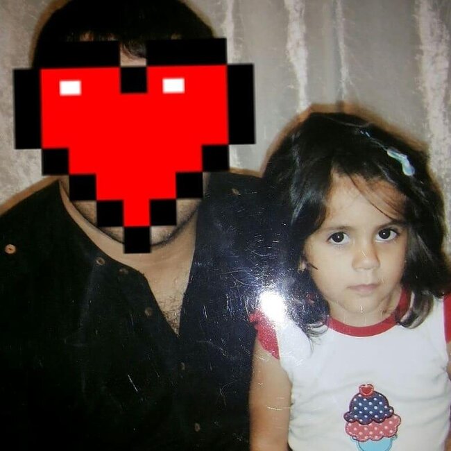 Azərbaycanlı məşhur illərdir kimliyini gizli saxladığı ərinin FOTOsunu paylaşdı