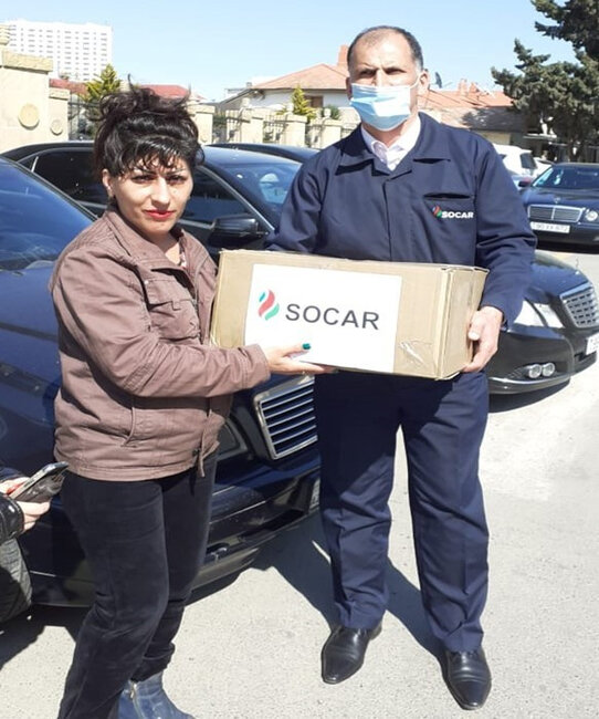 SOCAR-ın idarələri çətin vəziyyətdə olan ailələrə yardım edib
