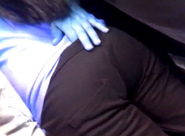 Avtobusda qızla oğlanın intim TƏRBİYƏSİZLİYİ - BAKIDA / video/