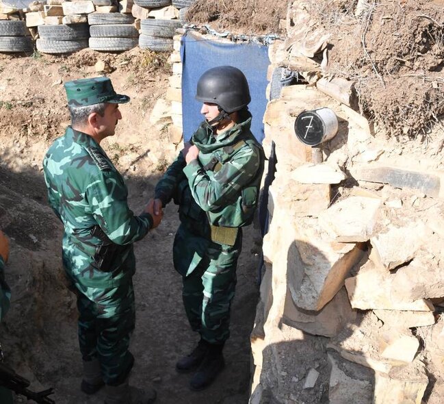 General Ermənistanla sərhəddə - Foto