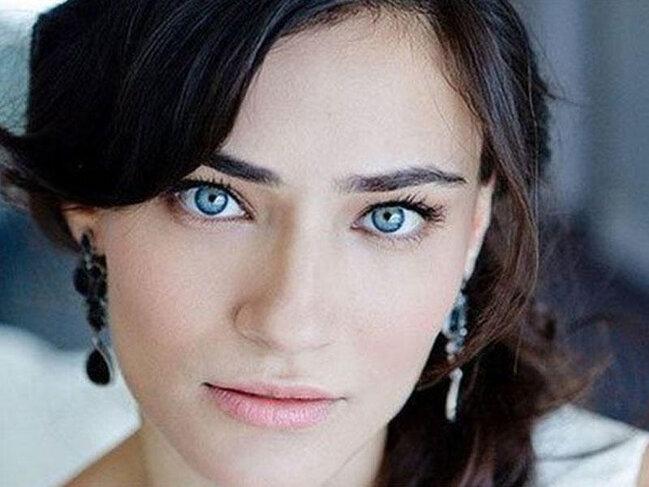 Türkiyəli aktrisa hamilədir - Uşaq ABŞ-da doğulacaq