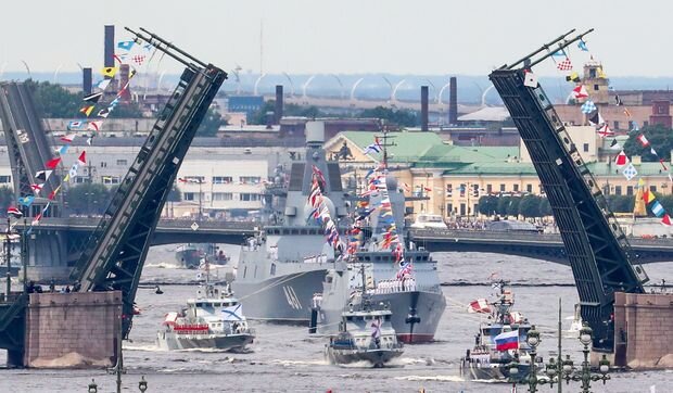 Rusiyada hərbi dəniz paradı keçirilib – FOTO