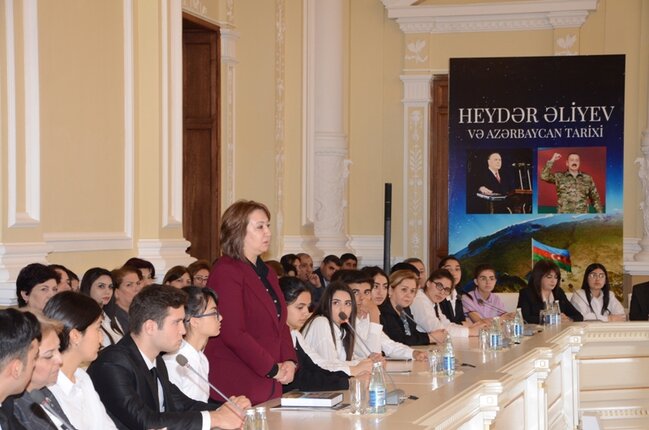 Bakı şəhər məktəblilərinin müəllifi olduğu növbəti kitab çap edilib