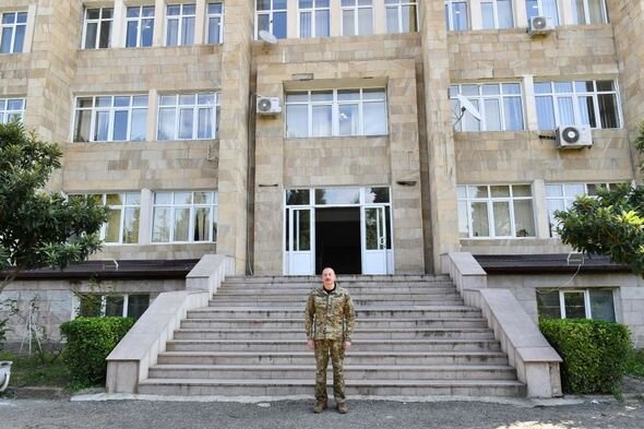 Prezident İlham Əliyev Ağdərə şəhərində Dövlət Bayrağını ucaldıb - YENİLƏNİB + FOTO/VİDEO