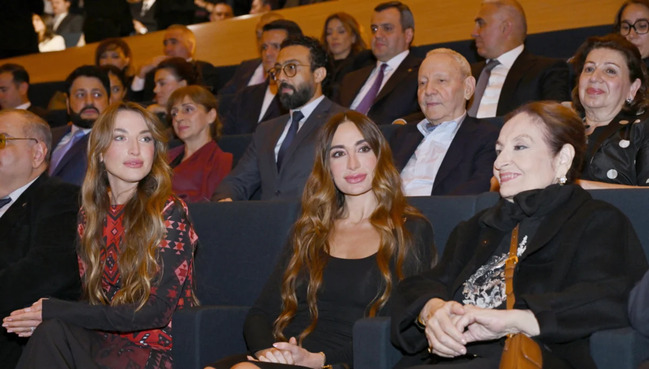 Arzu Əliyeva və Alyona Əliyeva "44" bədii filminin premyerasında iştirak ediblər