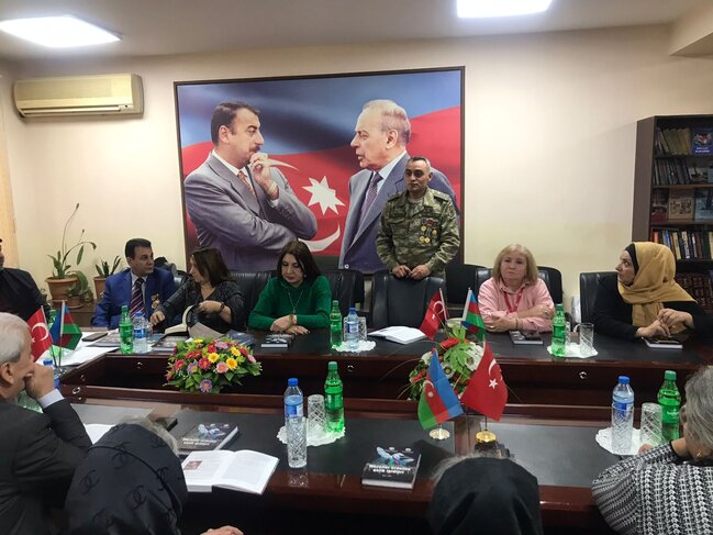 "Müzəffər ordunun qalib igidləri" kitabı təqdim olundu - FOTO