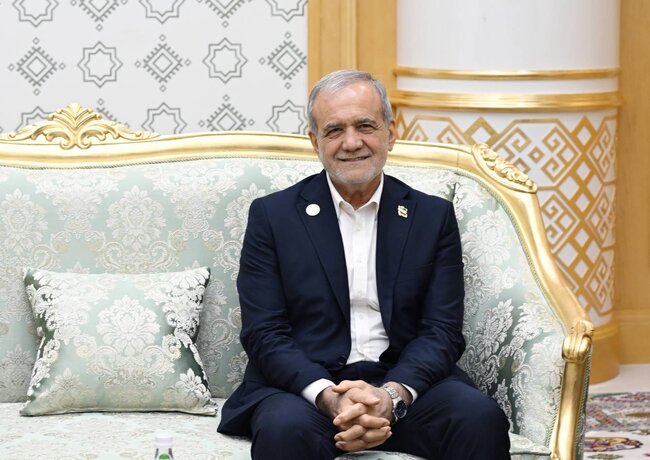 Türkmənbaşı şəhərində İlham Əliyevin Məsud Pezeşkianla görüşü keçirilib - Foto
