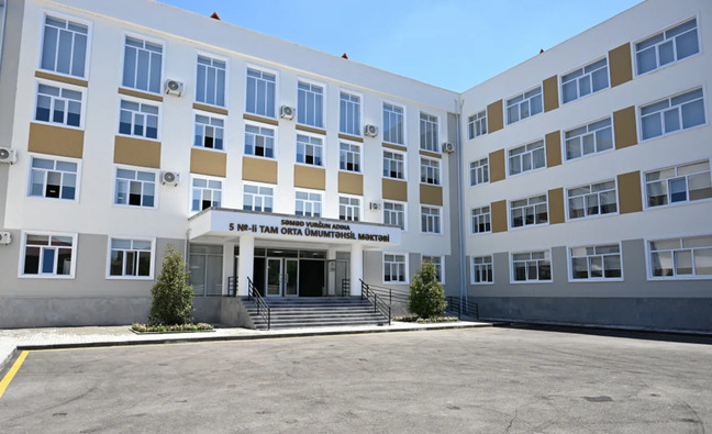 Leyla Əliyeva Yevlaxda Cümə məscidində oldu, məktəb açılışında iştirak etdi (FOTO)