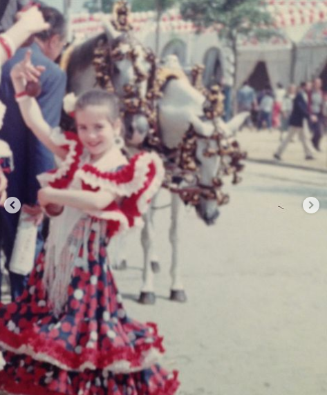 Nataliya Oreyro uşaqlıq FOTOLARINI paylaşdı