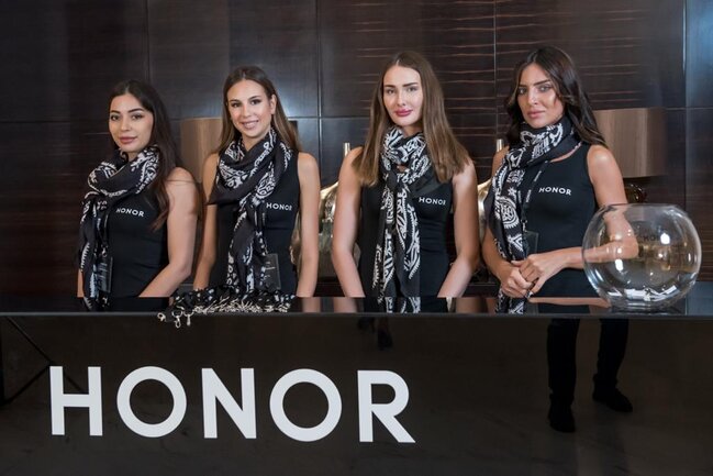 Azərbaycanda "HONOR"un yeni flaqmanı təqdim olundu - FOTO