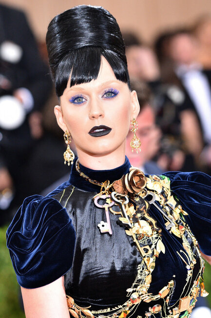 Saç düzümləri ilə gündəm olan ULDUZLAR - FOTO