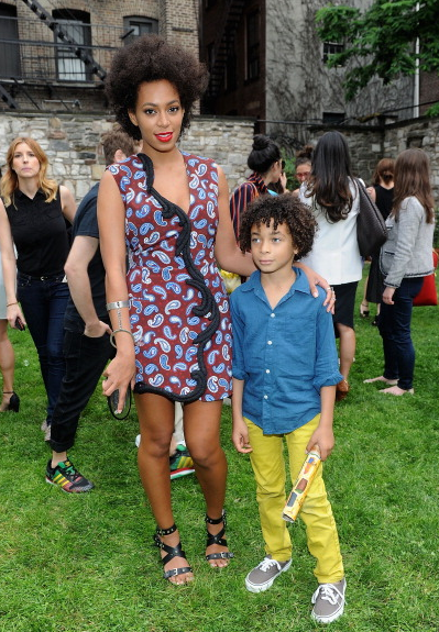 Gənc yaşlarında ana olan 17 ulduz - FOTO