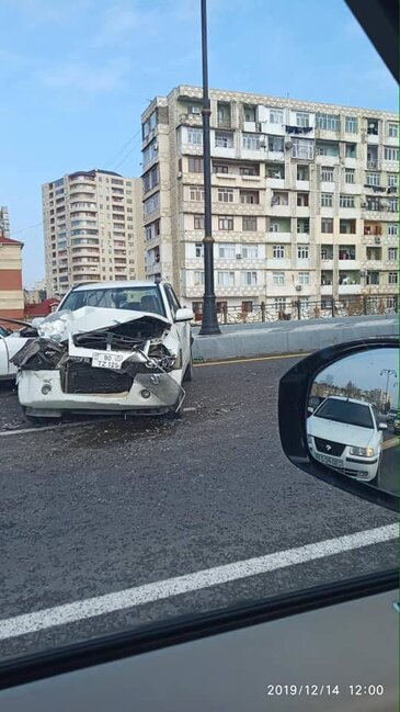 Bakıda ağır qəzadan görüntülər yayıldı - FOTOLAR