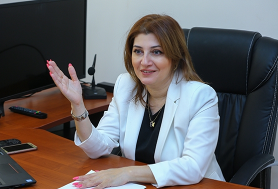 "Qohumlar atamın qarşısını kəsib dedi ki, qızı oxutma" - Məktəb direktoru olan deputat