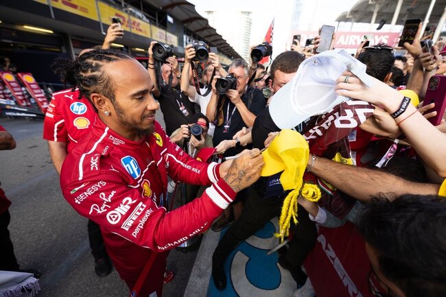 Formula 1 Qatar Airways Azərbaycan Qran Prisi 2025: Sürət həvəskarları Pit zolağı gəzintisində