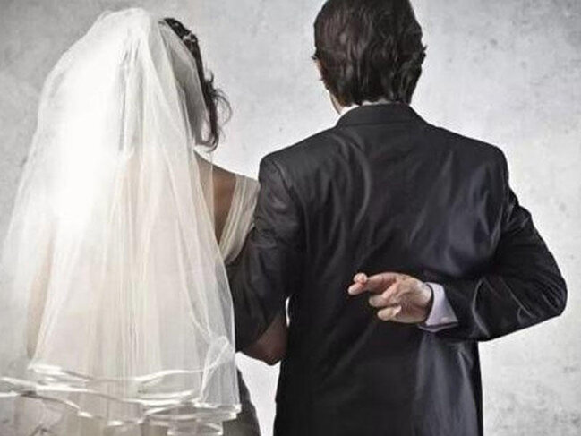 Evli azərbaycanlı Rusiyada qanunsuz nikaha girdiyi üçün məhkəməyə verildi