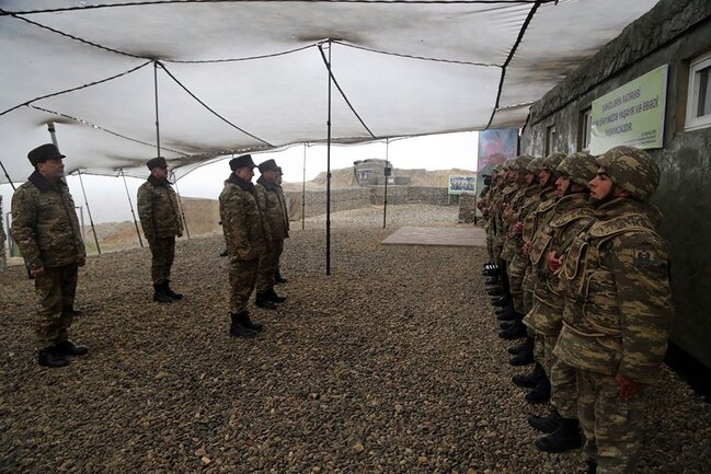 Generallar cəbhə xəttinə getdi, düşmənə mesaj verdi