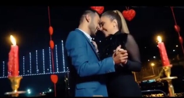 Jurnalist Əfruzəyə yaxtada sürpriz evlənmə təklifi - VİDEO