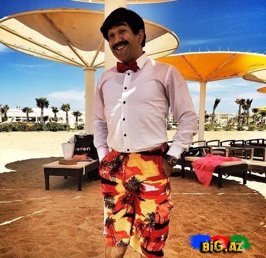 ATV-nin aparıcıları göbəyiaçıq libasda - FOTO