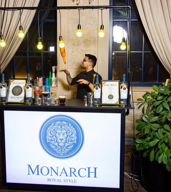 "Monarch" vodka markası ictimaiyyətə təqdim olundu