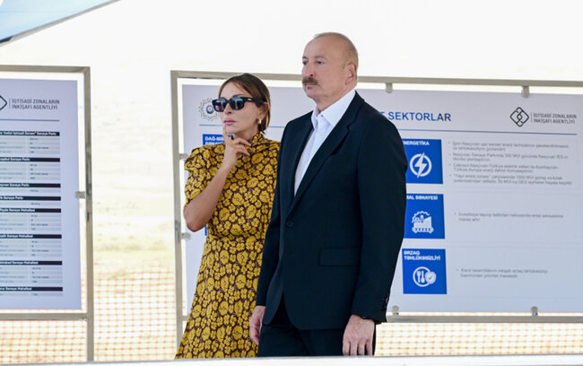 Prezident yeni elektrik avtobuslarına mindi - Fotolar
