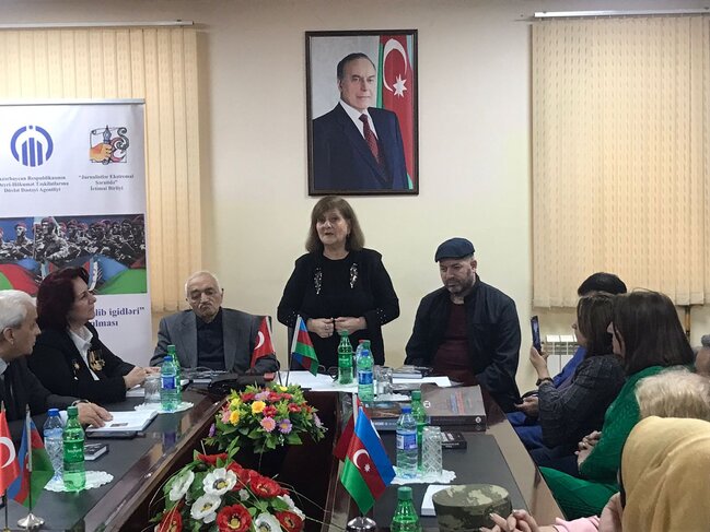 "Müzəffər ordunun qalib igidləri" kitabı təqdim olundu - FOTO