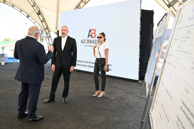 İlham Əliyev xanımı ilə Gəncəyə getdi - Fotolar-Yenilənir