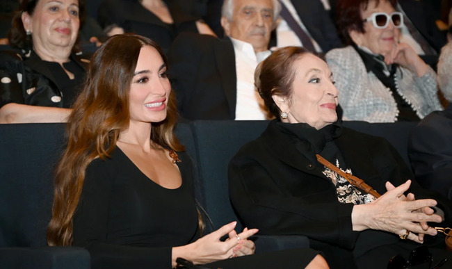 Arzu Əliyeva və Alyona Əliyeva "44" bədii filminin premyerasında iştirak ediblər