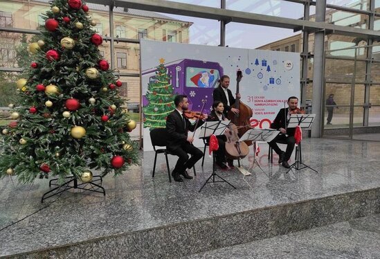 Bakı metrosunun iki stansiyasında konsert proqramı təşkil edilib - FOTO
